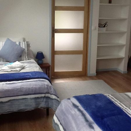 Captivating 2-Bed House With Log Burner In Kerien Bagian luar foto