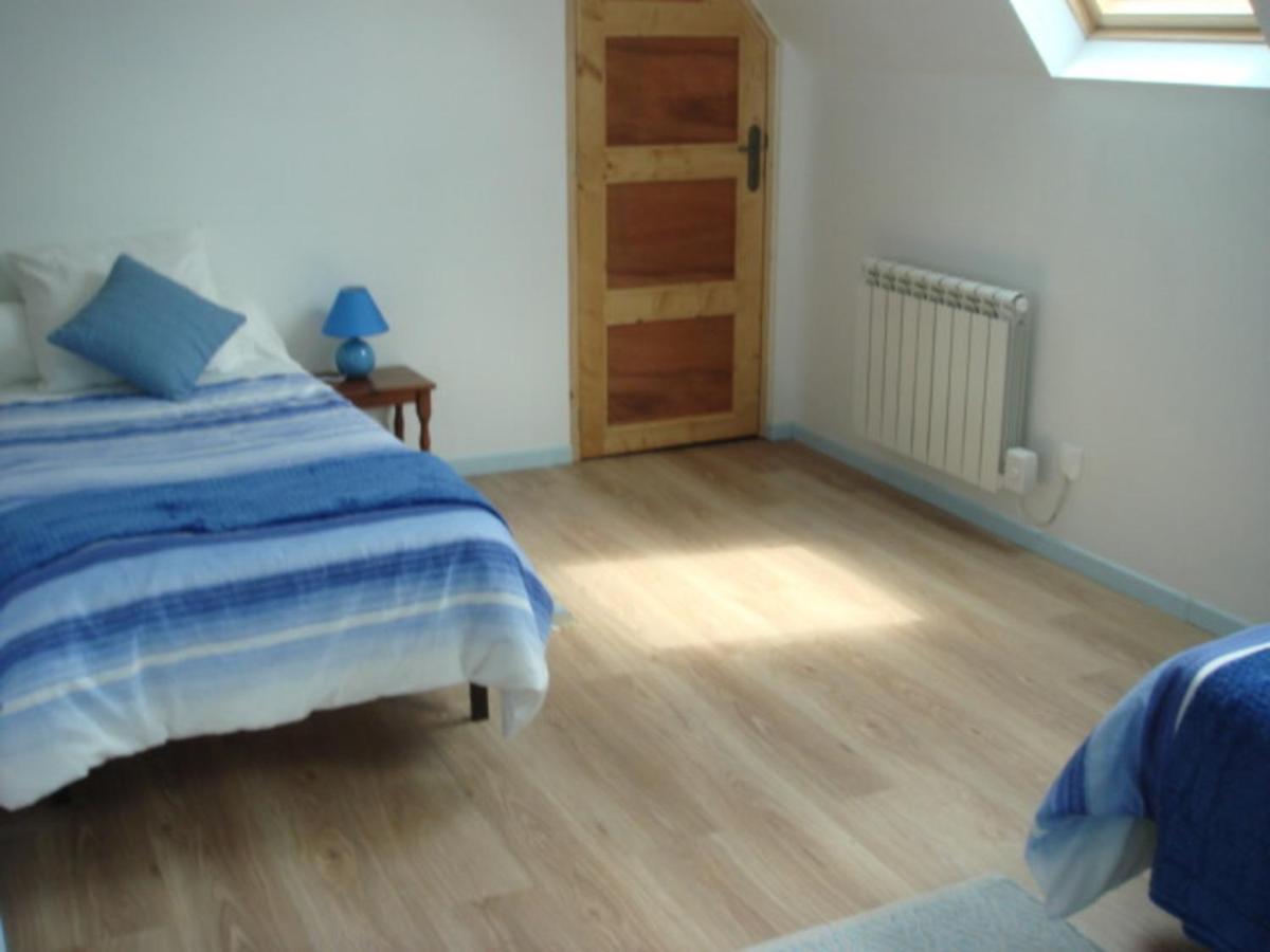 Captivating 2-Bed House With Log Burner In Kerien Bagian luar foto