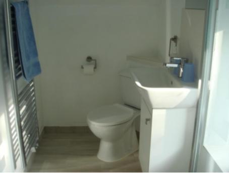 Captivating 2-Bed House With Log Burner In Kerien Bagian luar foto