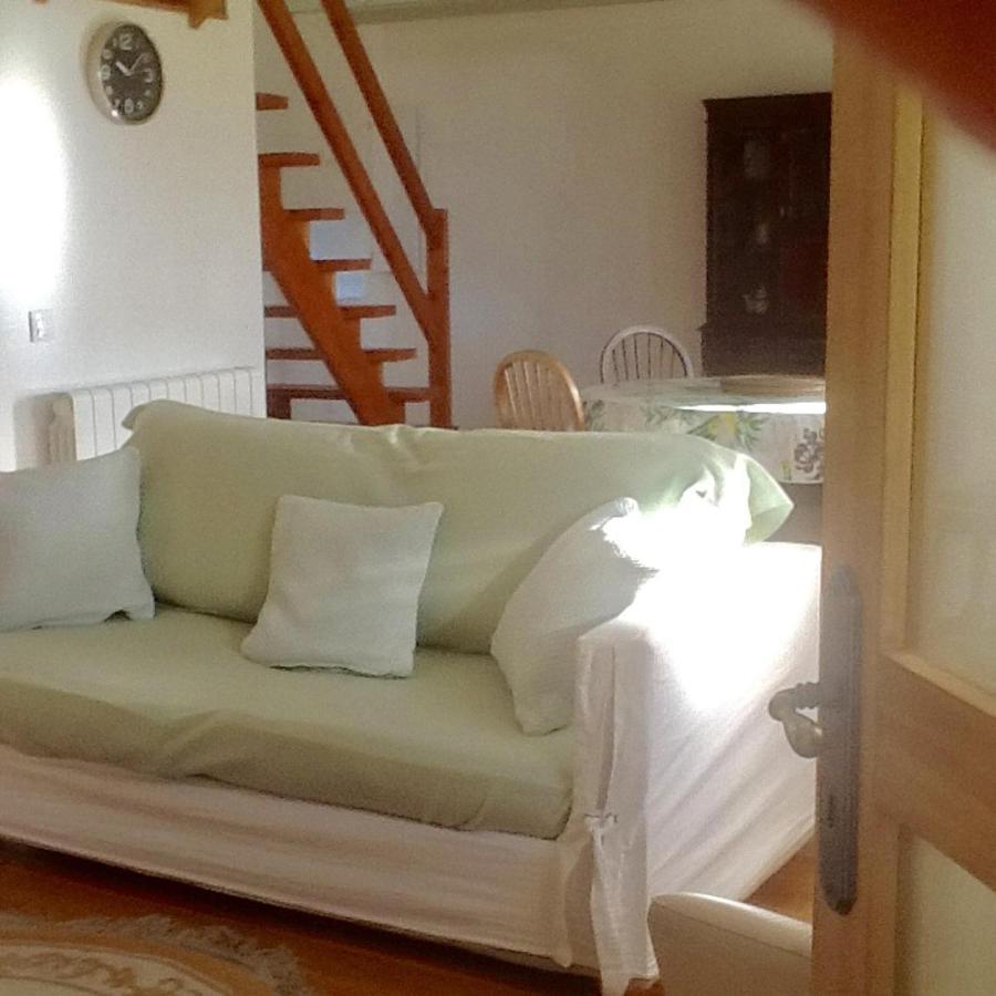 Captivating 2-Bed House With Log Burner In Kerien Bagian luar foto