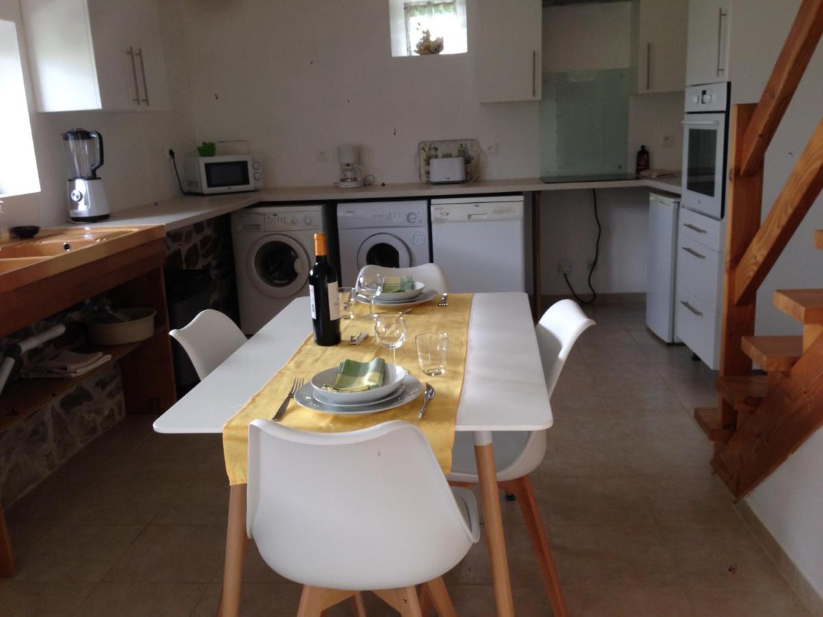 Captivating 2-Bed House With Log Burner In Kerien Bagian luar foto