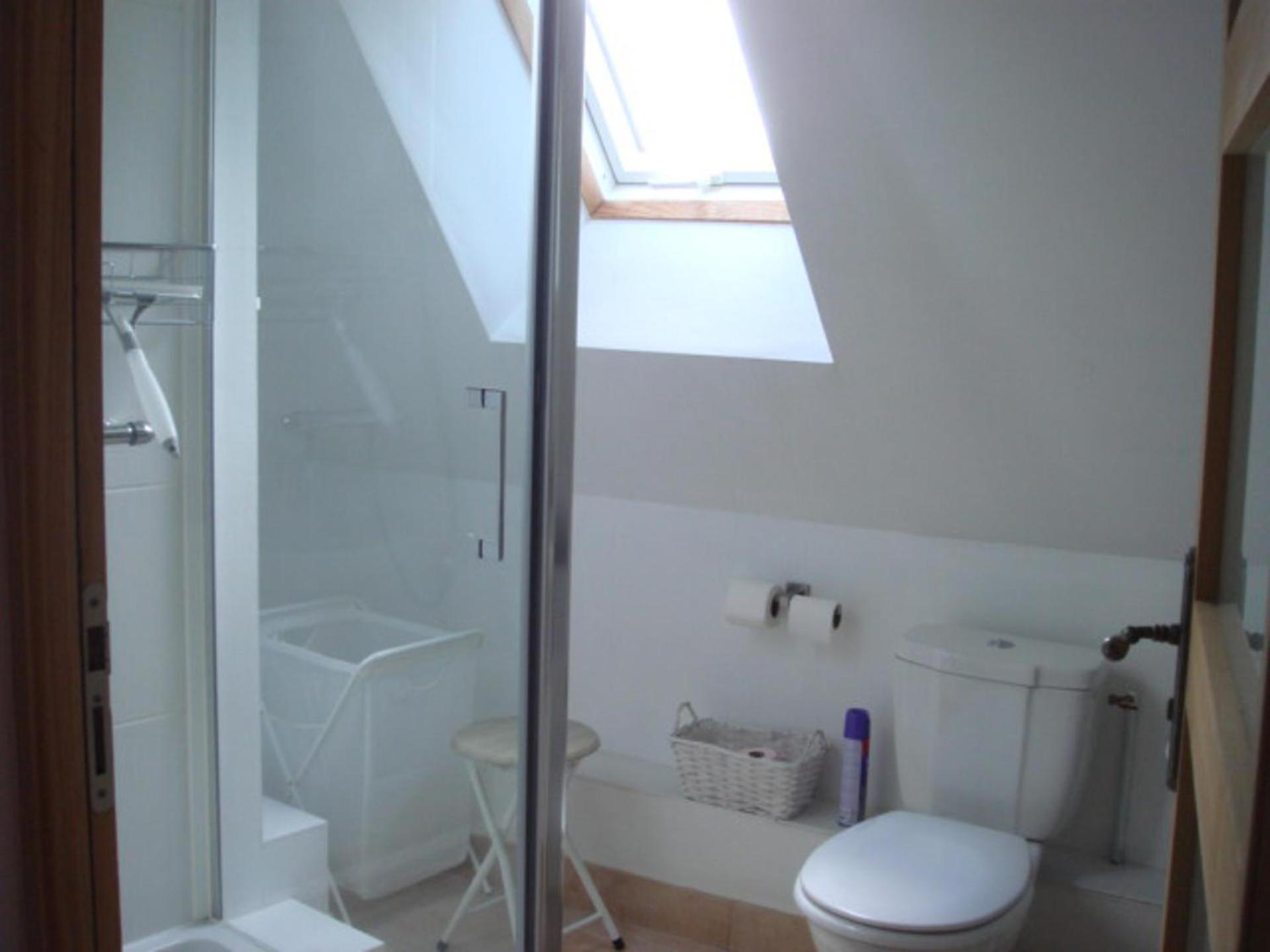 Captivating 2-Bed House With Log Burner In Kerien Bagian luar foto